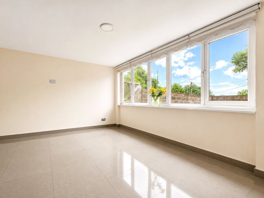 Property photo 3 of 8 Reception Room