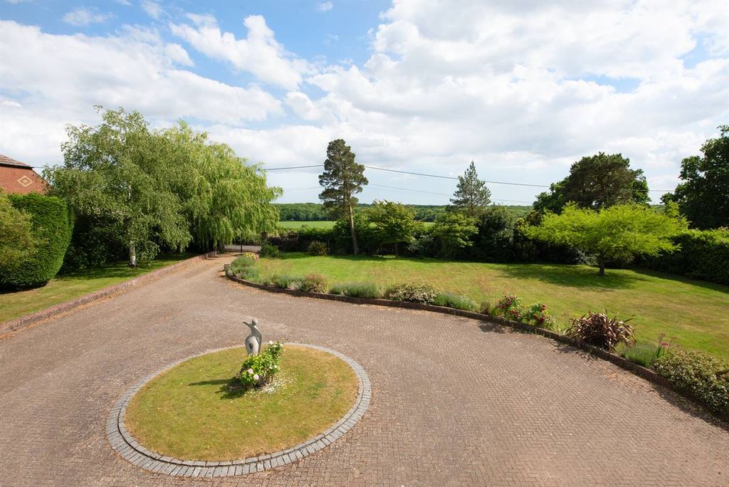 Property photo 3 of 49