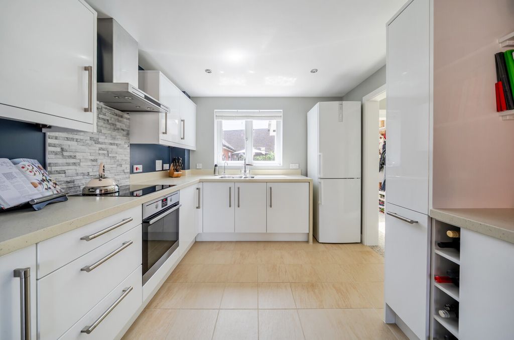 Property photo 2 of 17