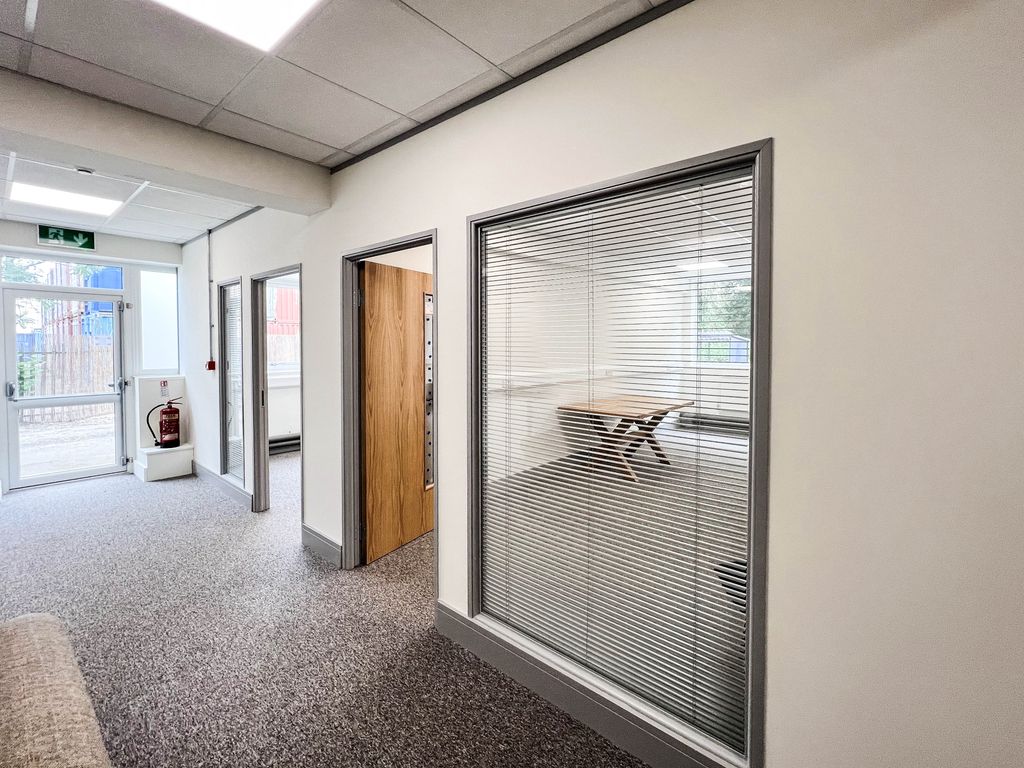 Property photo 3 of 4 F