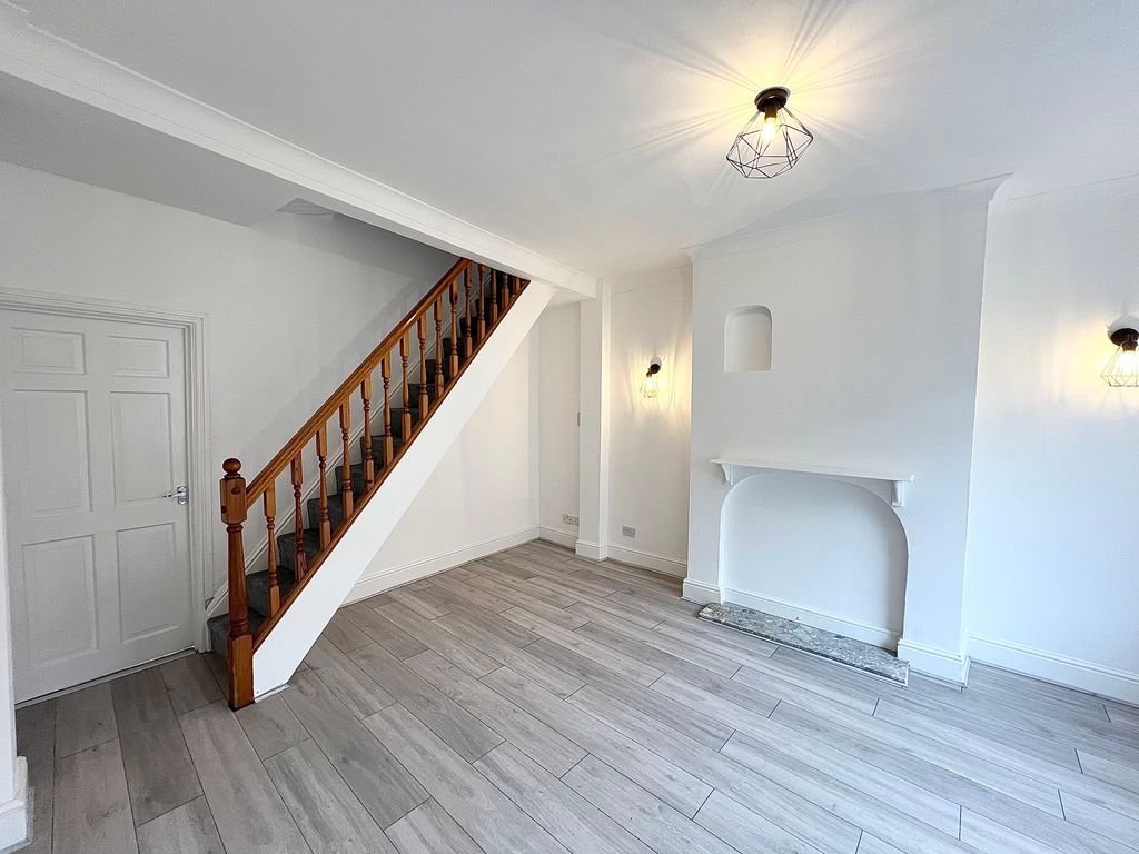 Property photo 1 of 13 Photo 11