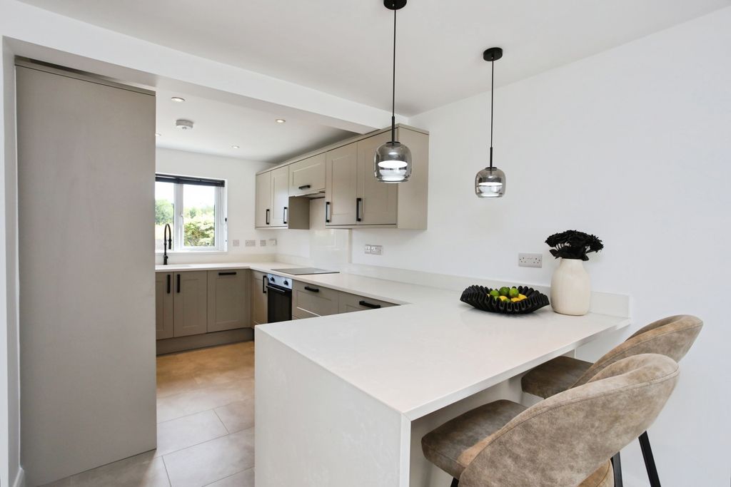Property photo 3 of 15 Pbox-Img.Jpg