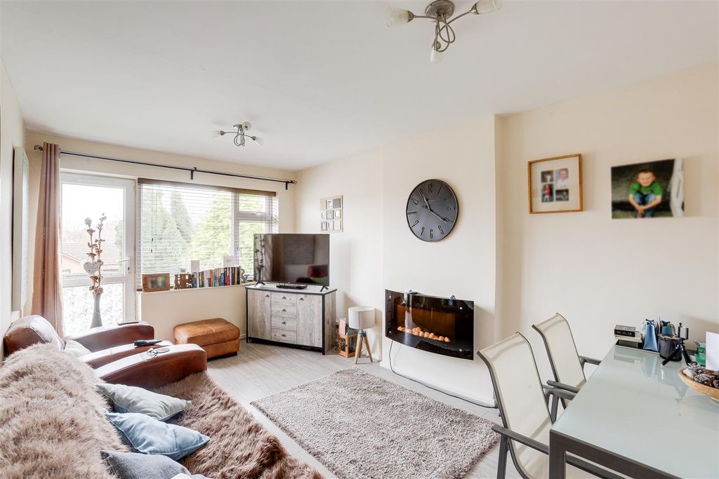 Property photo 3 of 11 3744.Jpg