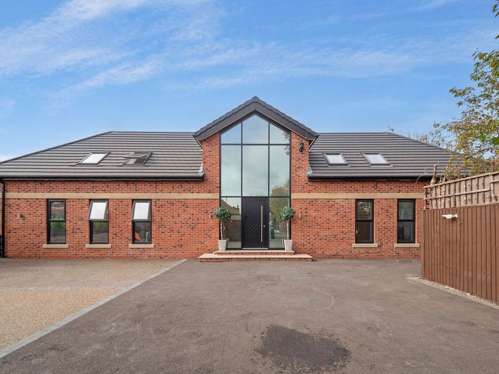 Property photo 2 of 34