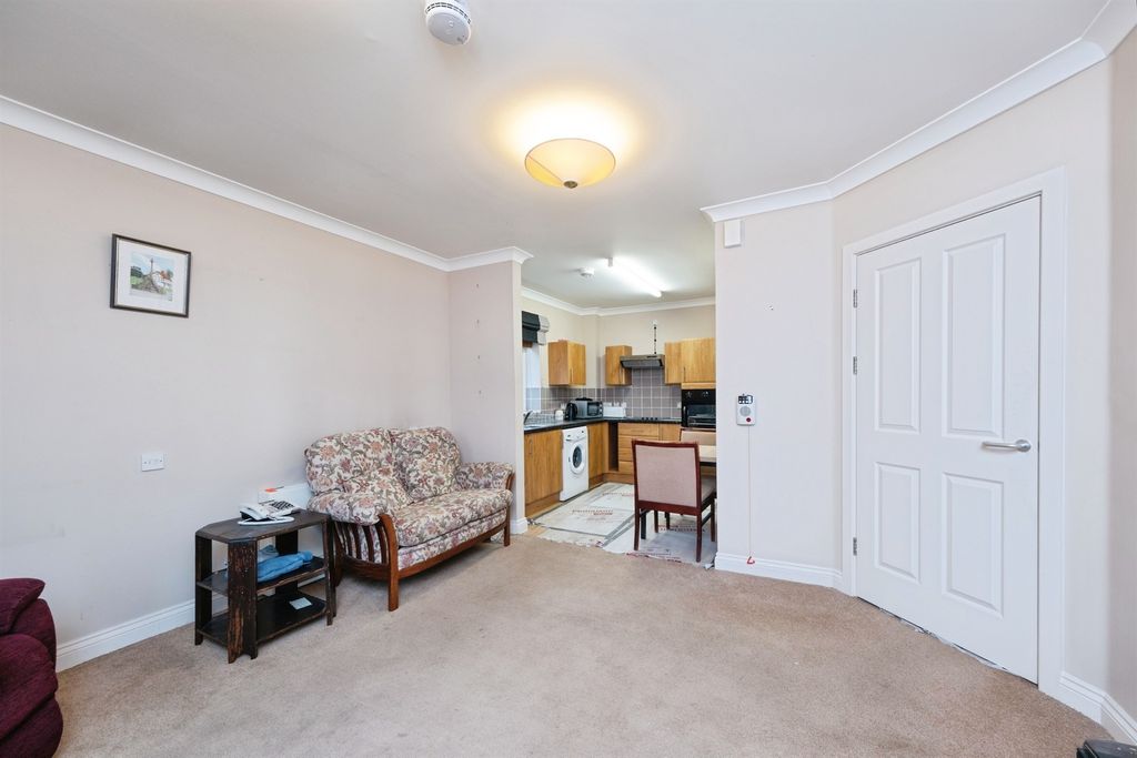 Property photo 3 of 11