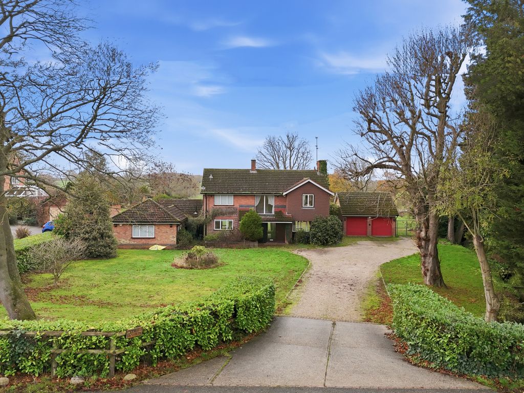 Property photo 1 of 47 Picture No. 10