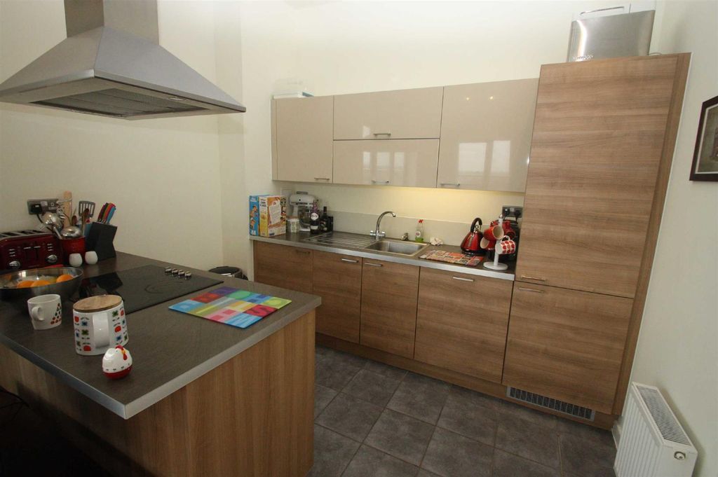 Property photo 2 of 6 Gallery