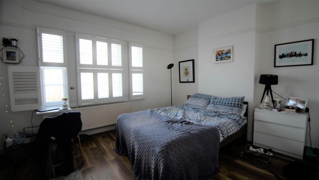 Property photo 2 of 7 Bedroom.Jpg