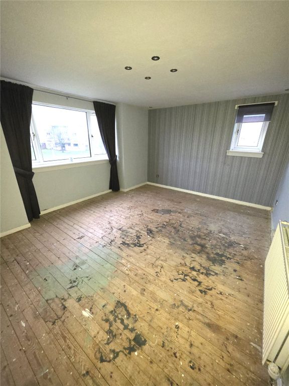 Property photo 2 of 11 Lounge