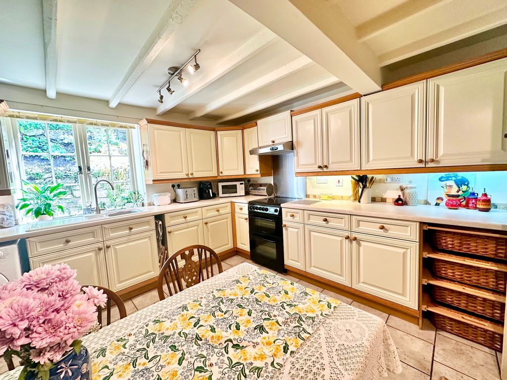 Property photo 3 of 40