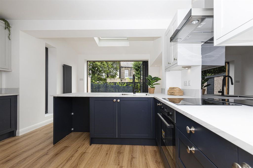 Property photo 2 of 37 Dining Kitchen