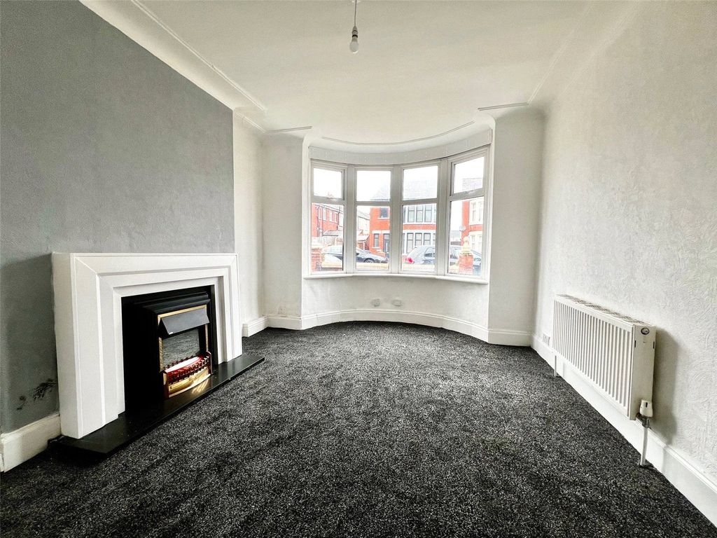 Property photo 2 of 11 Picture No. 12