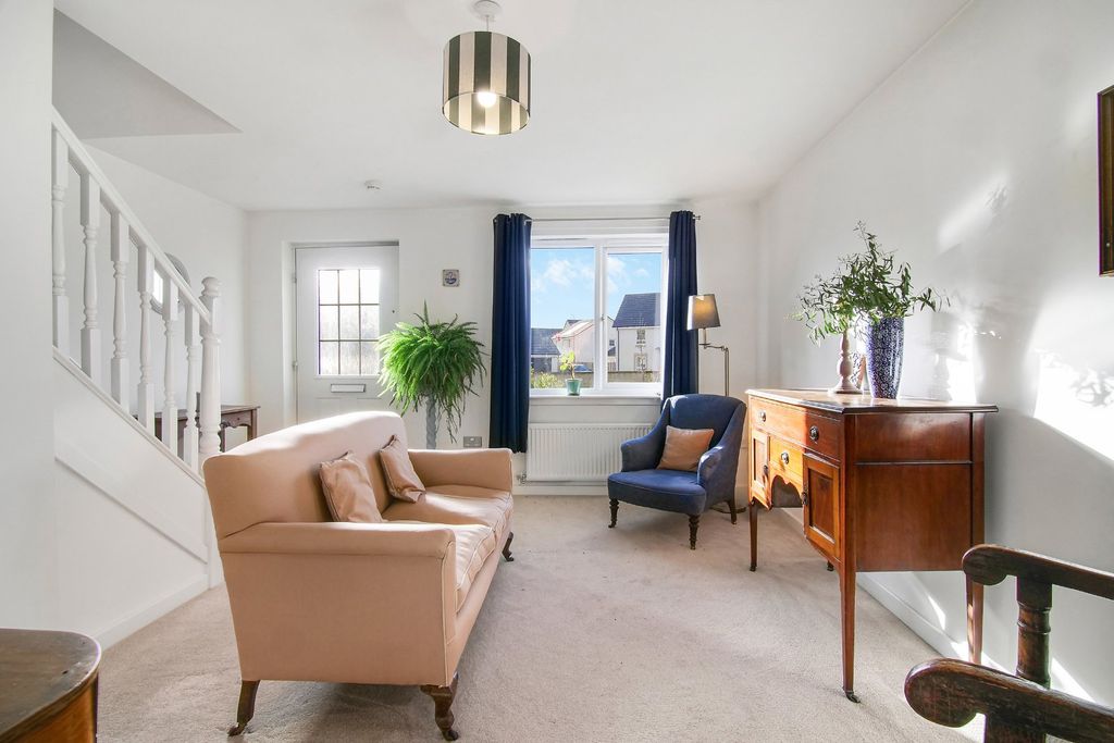 Property photo 2 of 13 Lounge