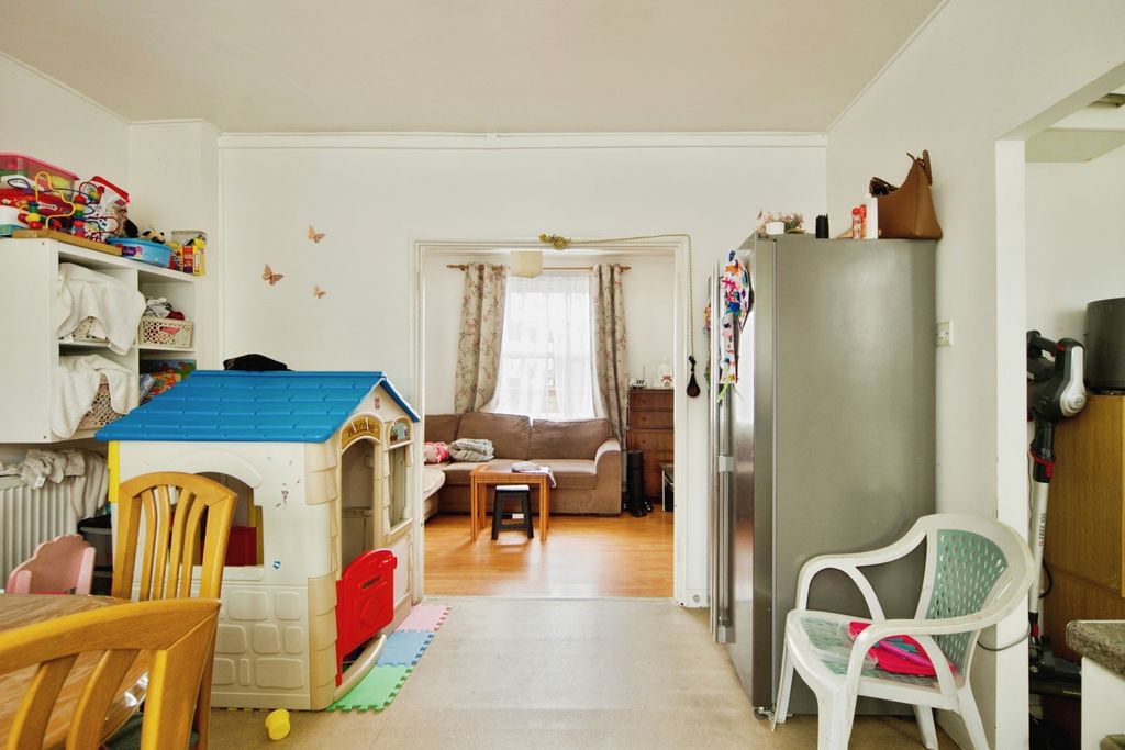 Property photo 3 of 24 Pbox-Img.Jpg