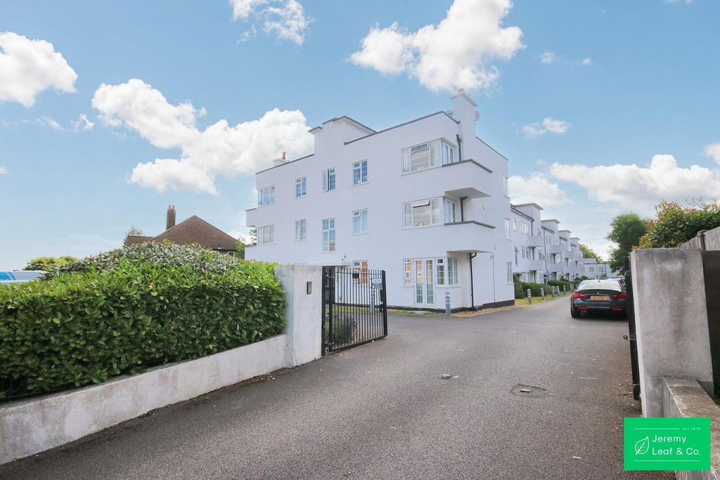 Property photo 1 of 10 Front (Exterior)