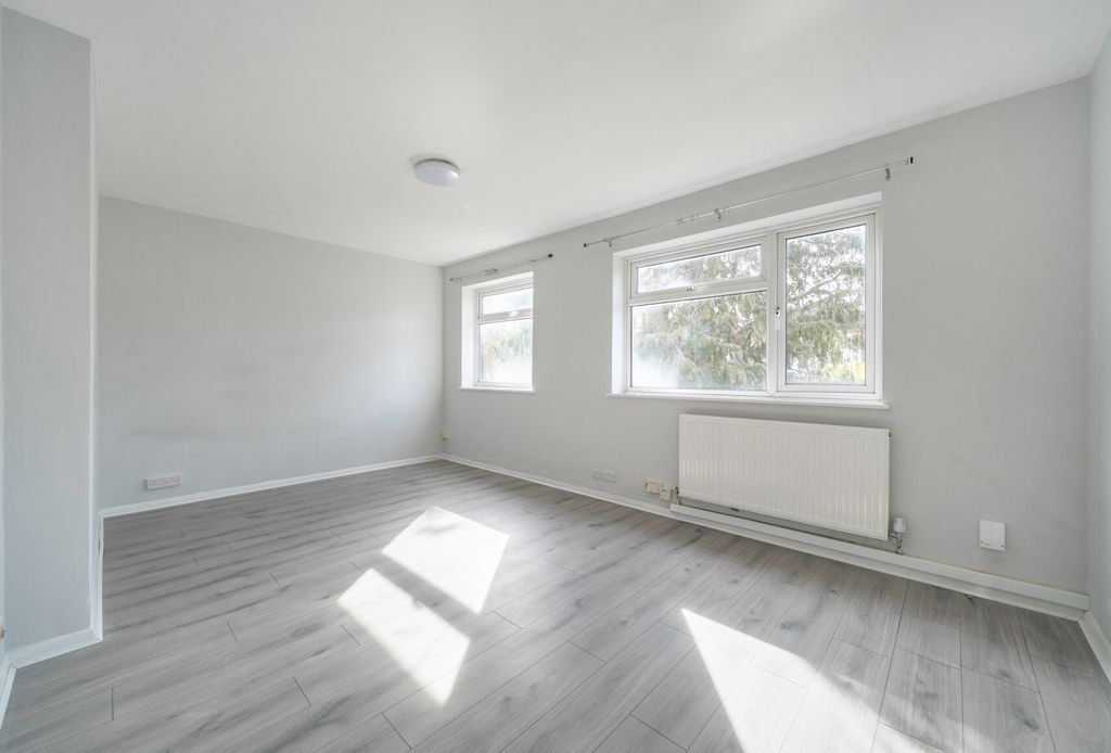 Property photo 1 of 12 Lounge/Diner