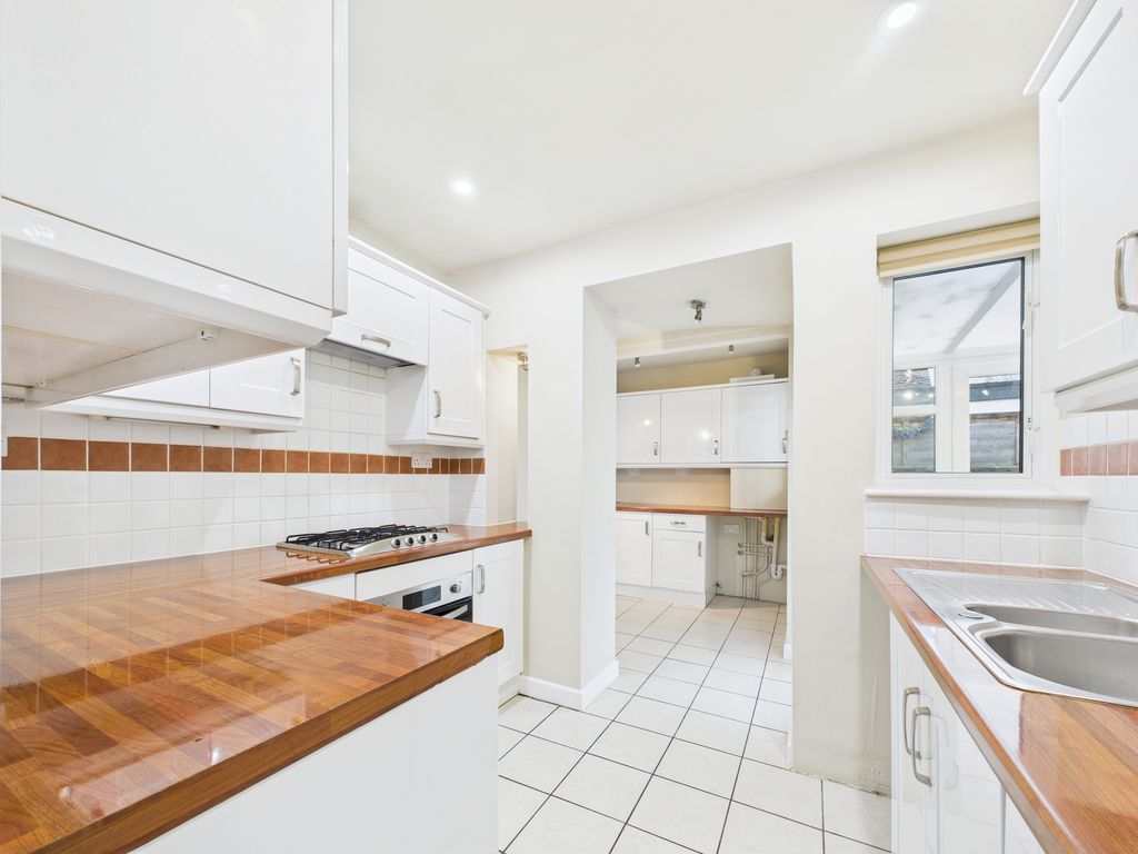 Property photo 3 of 14 Kitchen