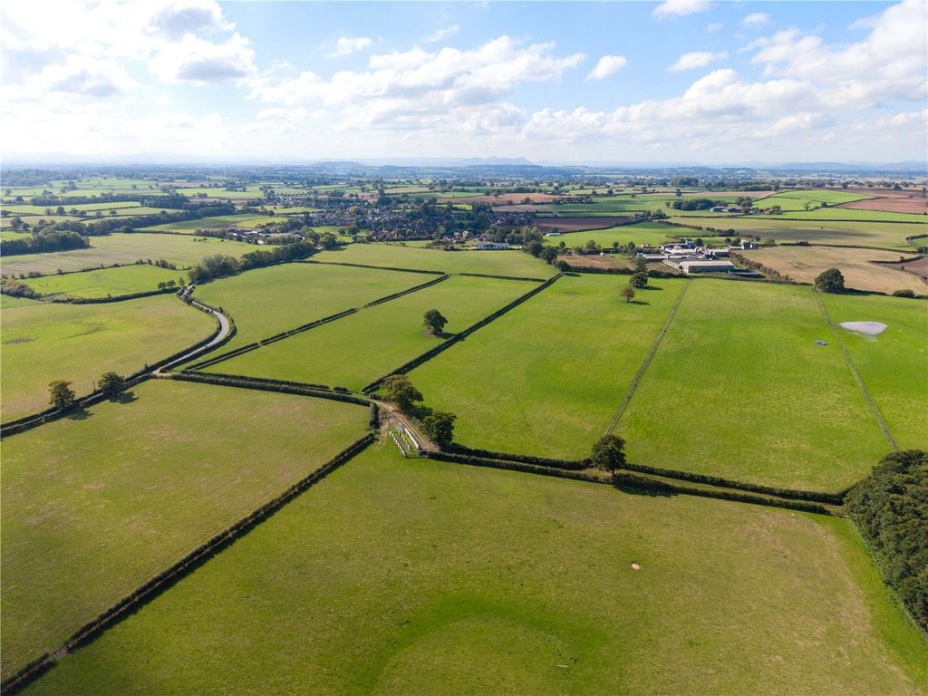 Property photo 3 of 8 Land