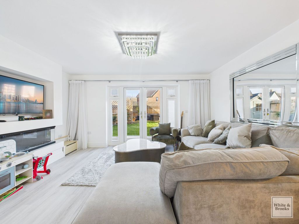 Property photo 3 of 18