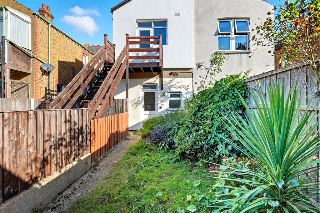 Property photo 3 of 13 Picture No. 16