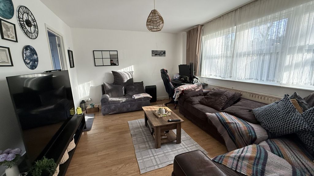 Property photo 2 of 6