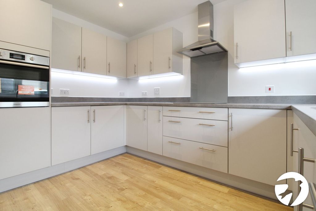 Property photo 3 of 10 Picture No. 02