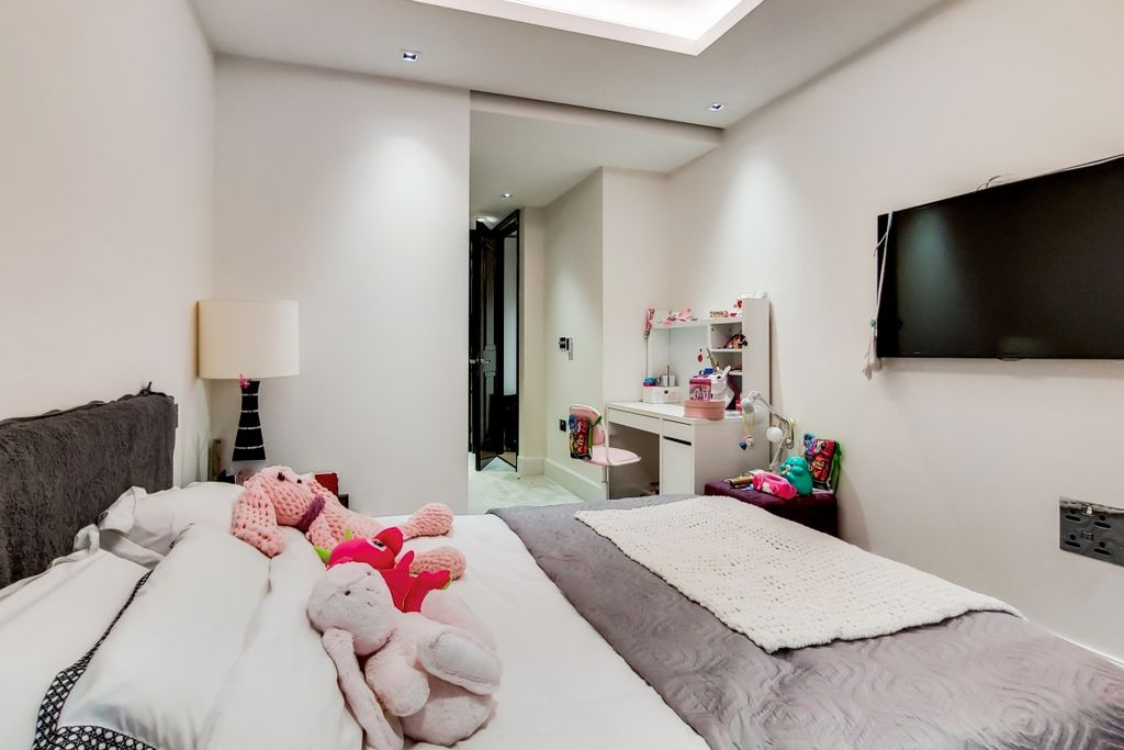 Property photo 3 of 9 7_Bedroom 2-0