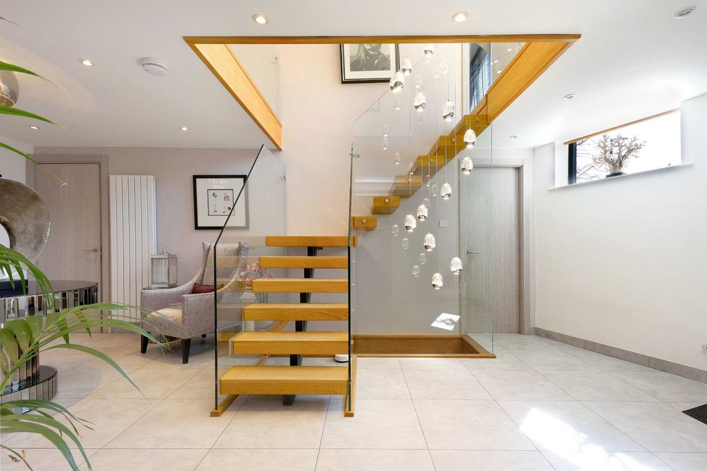Additional image 17 of 4 bed detached house for saleLower Cookham Road, Maidenhead, Berkshire SL6