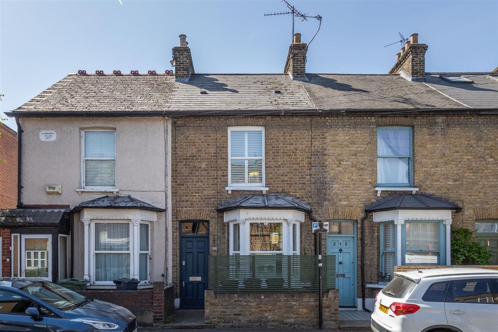 Property photo 1 of 27 Higham Hill Road, E17
