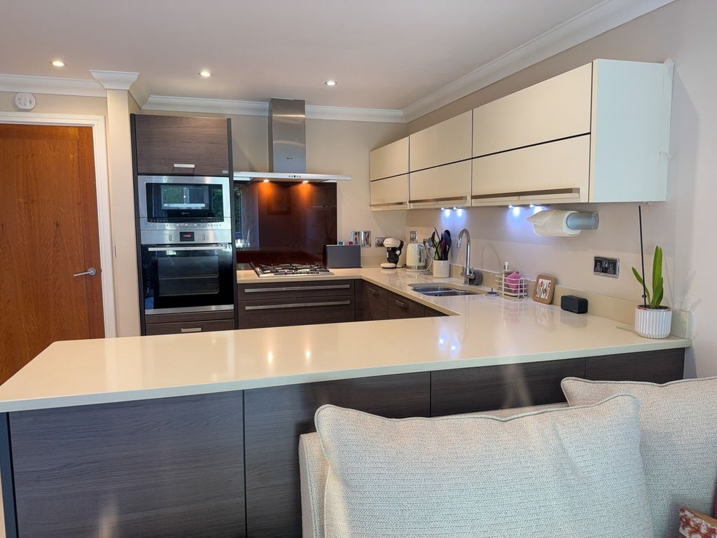 Additional image 12 of 2 bed flat for saleLove Lane, Shaw, Newbury RG14