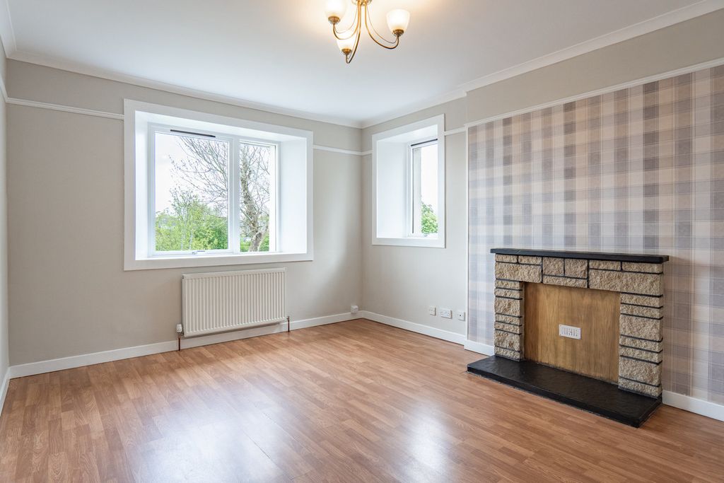Property photo 2 of 37