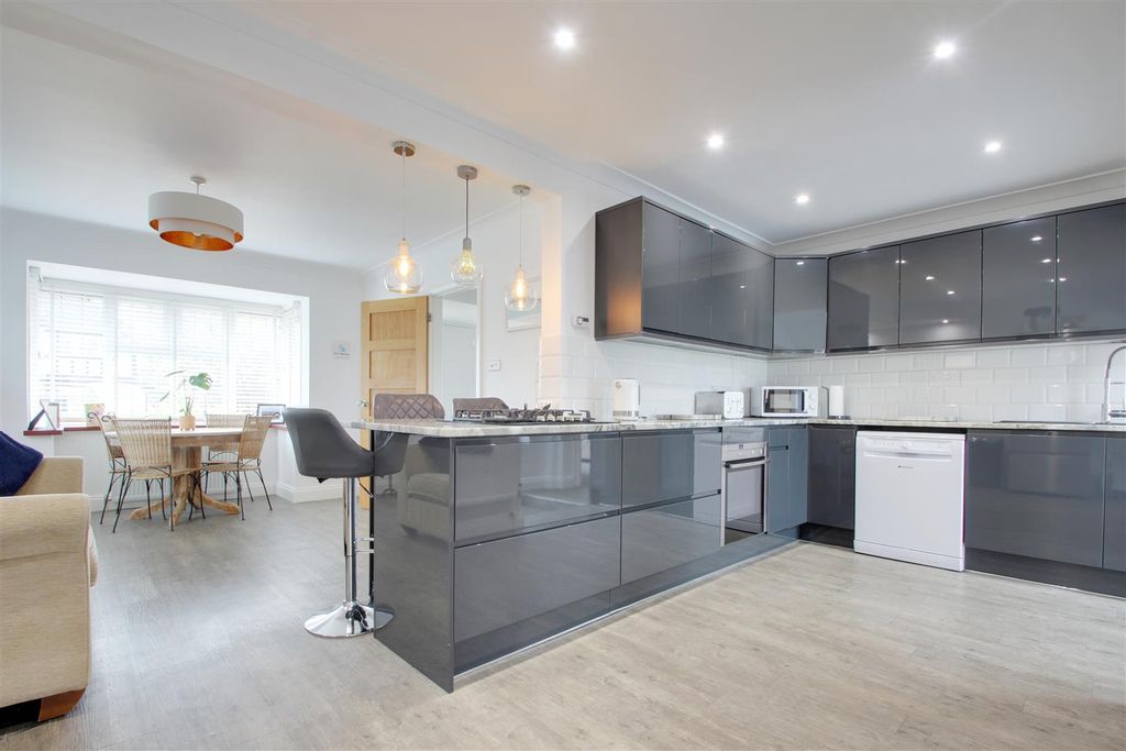 Property photo 2 of 22 Kitchen