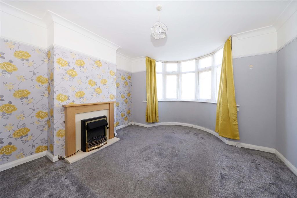 Property photo 2 of 12 Living Room