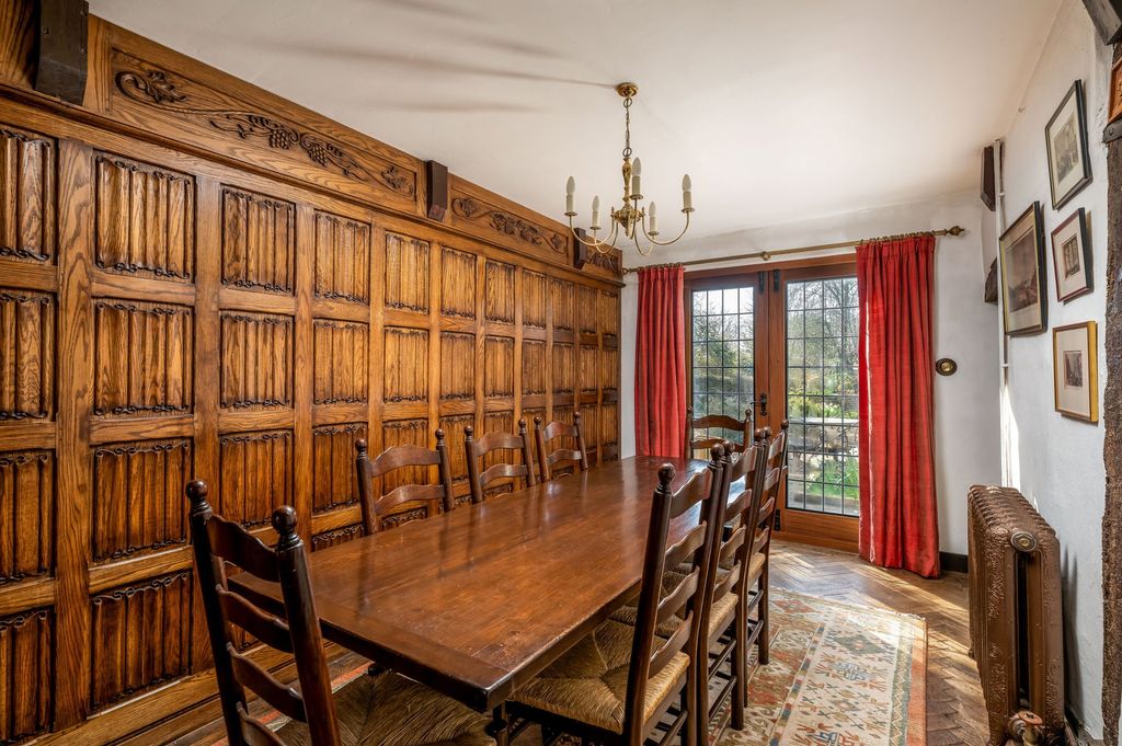 Property photo 3 of 41