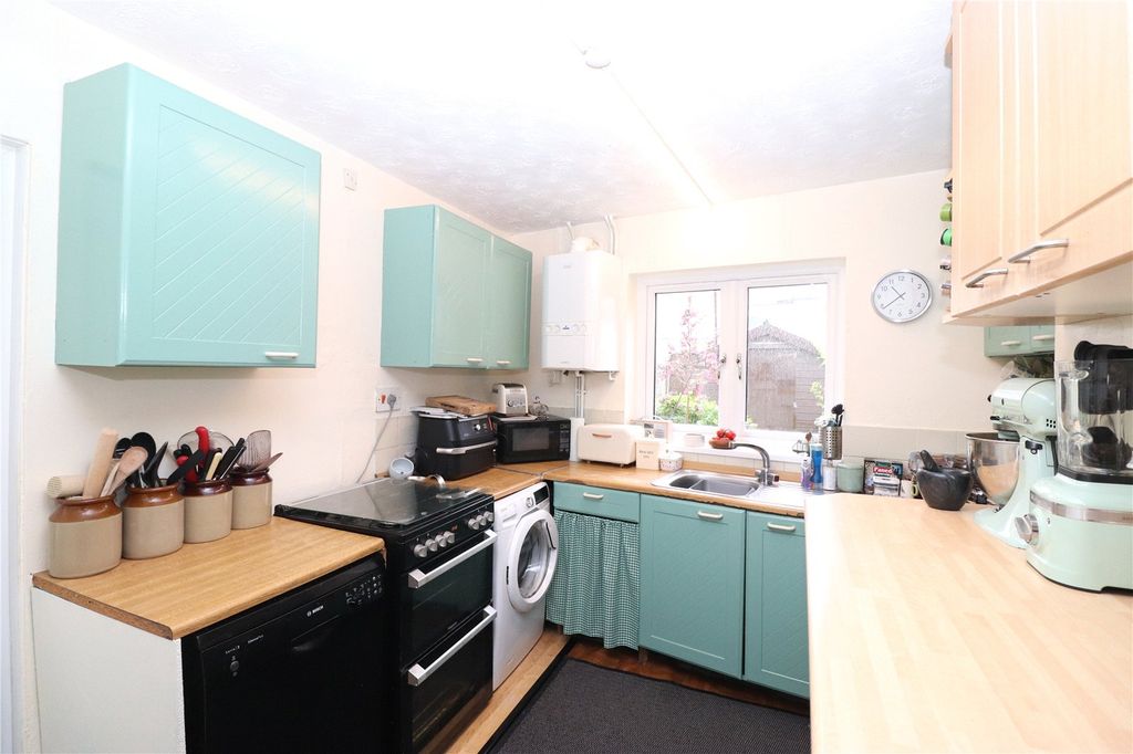Property photo 2 of 12 Picture No. 16
