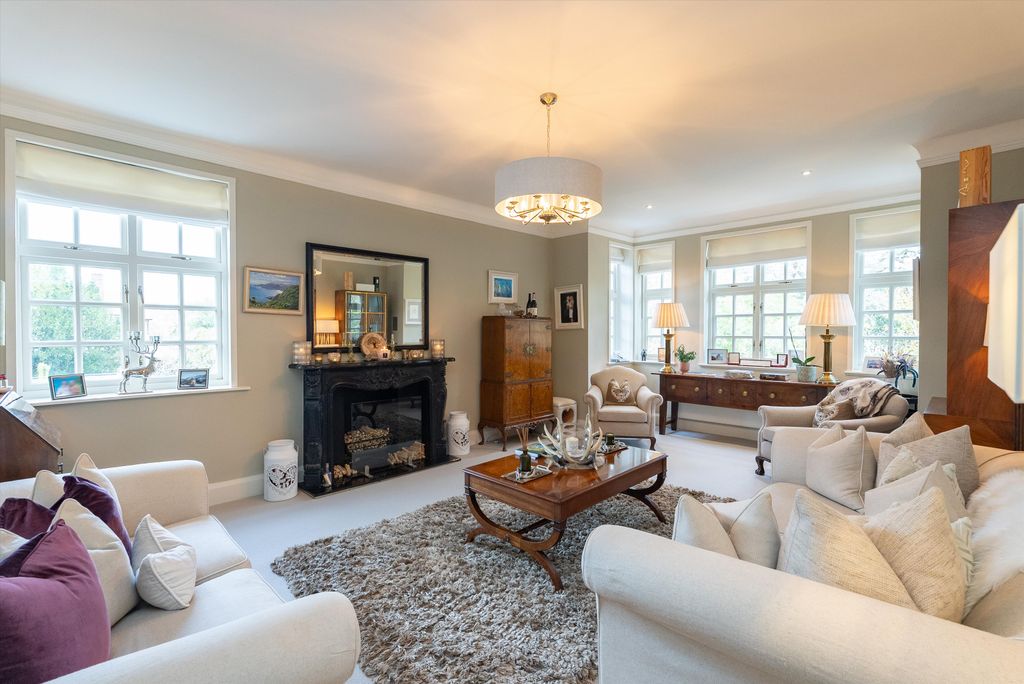 Property photo 3 of 17 Image