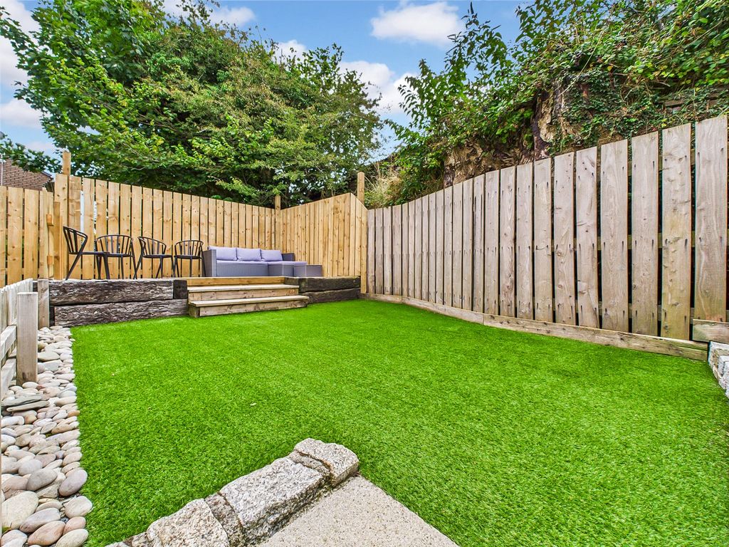 Property photo 2 of 17 Picture No. 19
