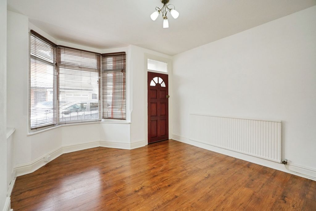 Property photo 2 of 17 Photo