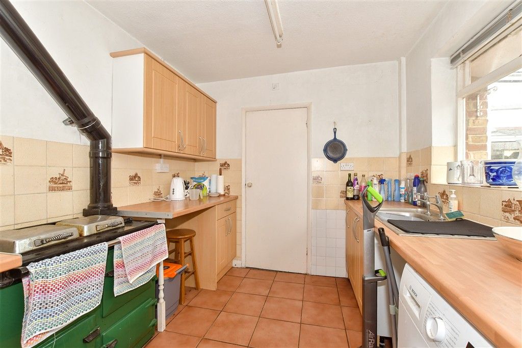 Property photo 1 of 17 Kitchen