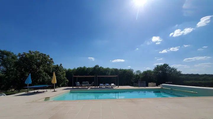 Property photo 2 of 21