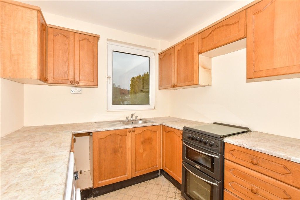 Property photo 2 of 11 Kitchen