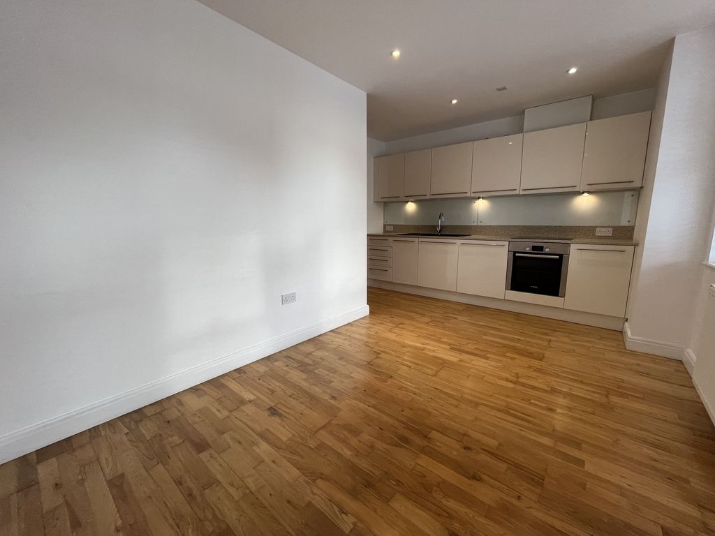 Property photo 3 of 7 Lounge Kitchen