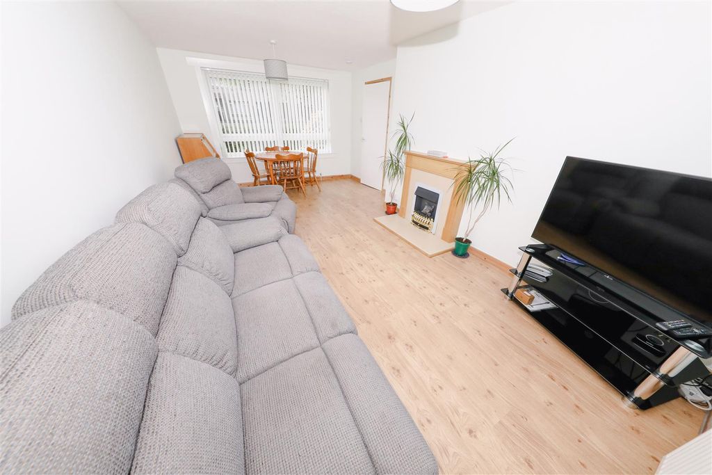 Property photo 3 of 16 c
