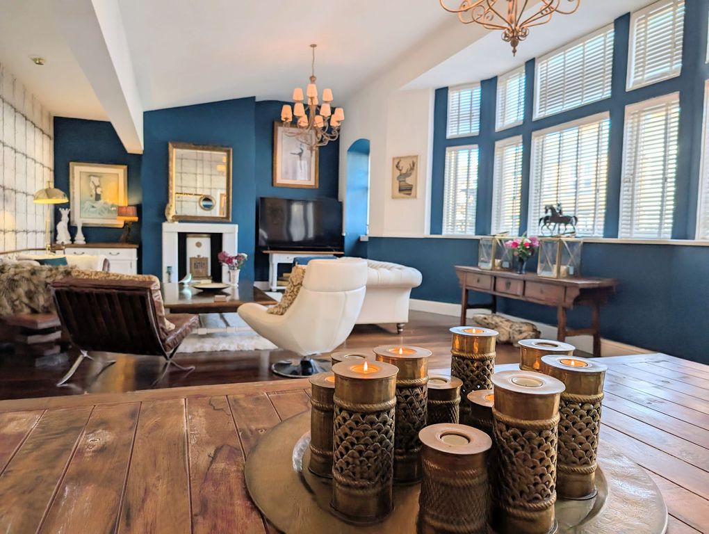 Property photo 2 of 63