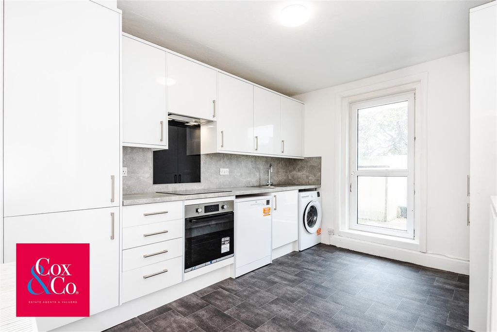 Property photo 1 of 15 81N_1086.Jpg