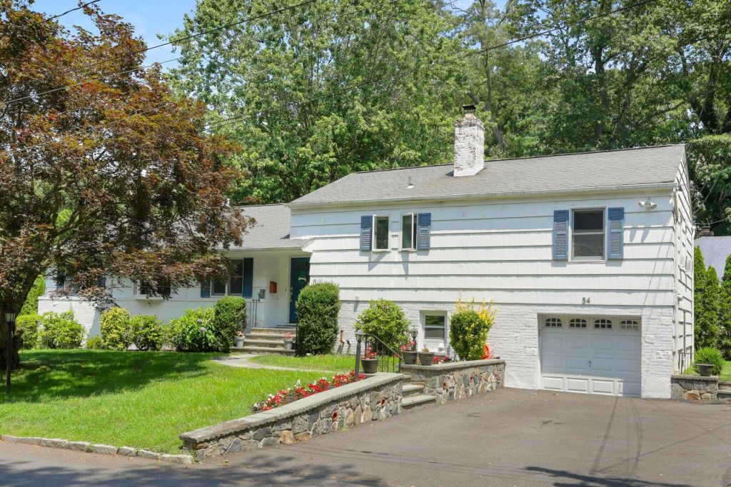 Property photo 1 of 27