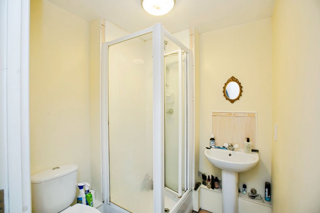 Additional image 5 of 2 bed flat for saleAlbert Promenade, Halifax, West Yorkshire HX3
