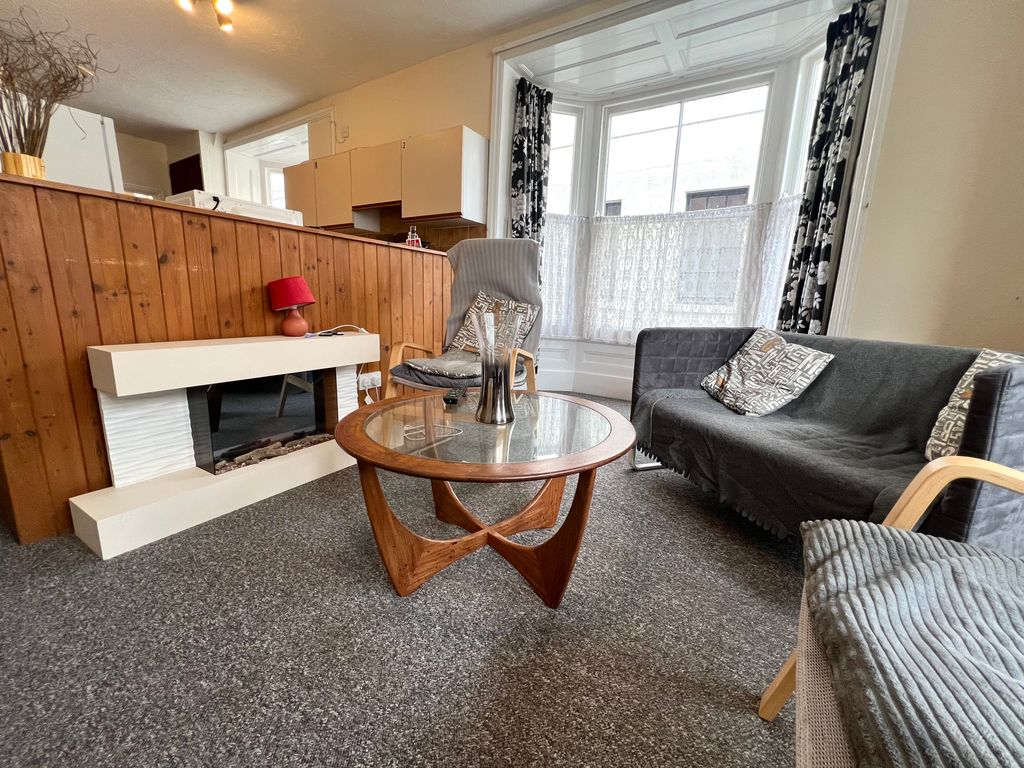 Property photo 3 of 9 Living Room