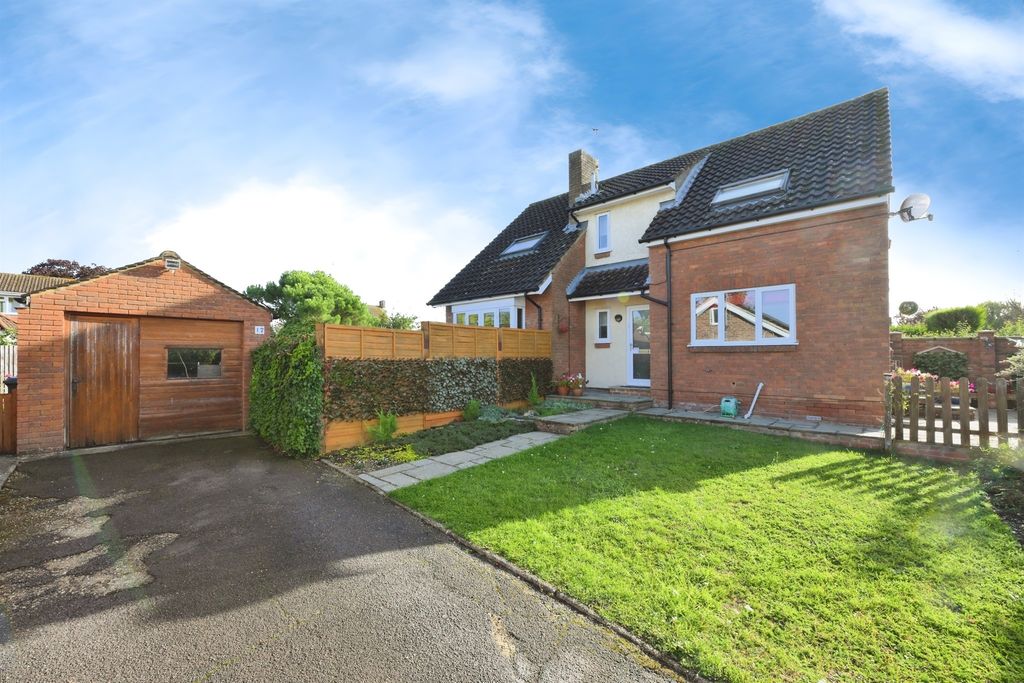 Property photo 1 of 17