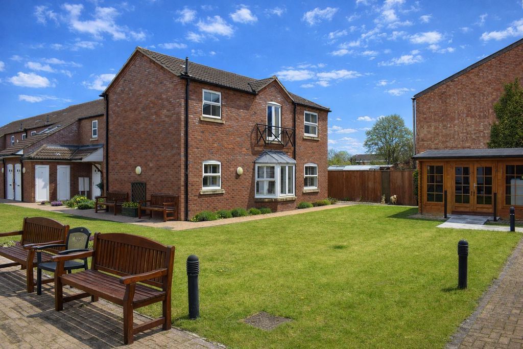 Property photo 2 of 11 Photo 11